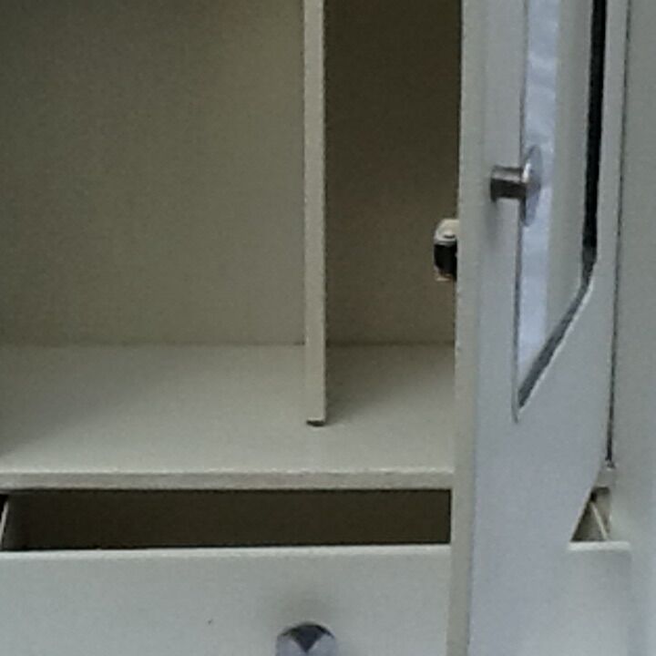 Armoirea white pharmacy