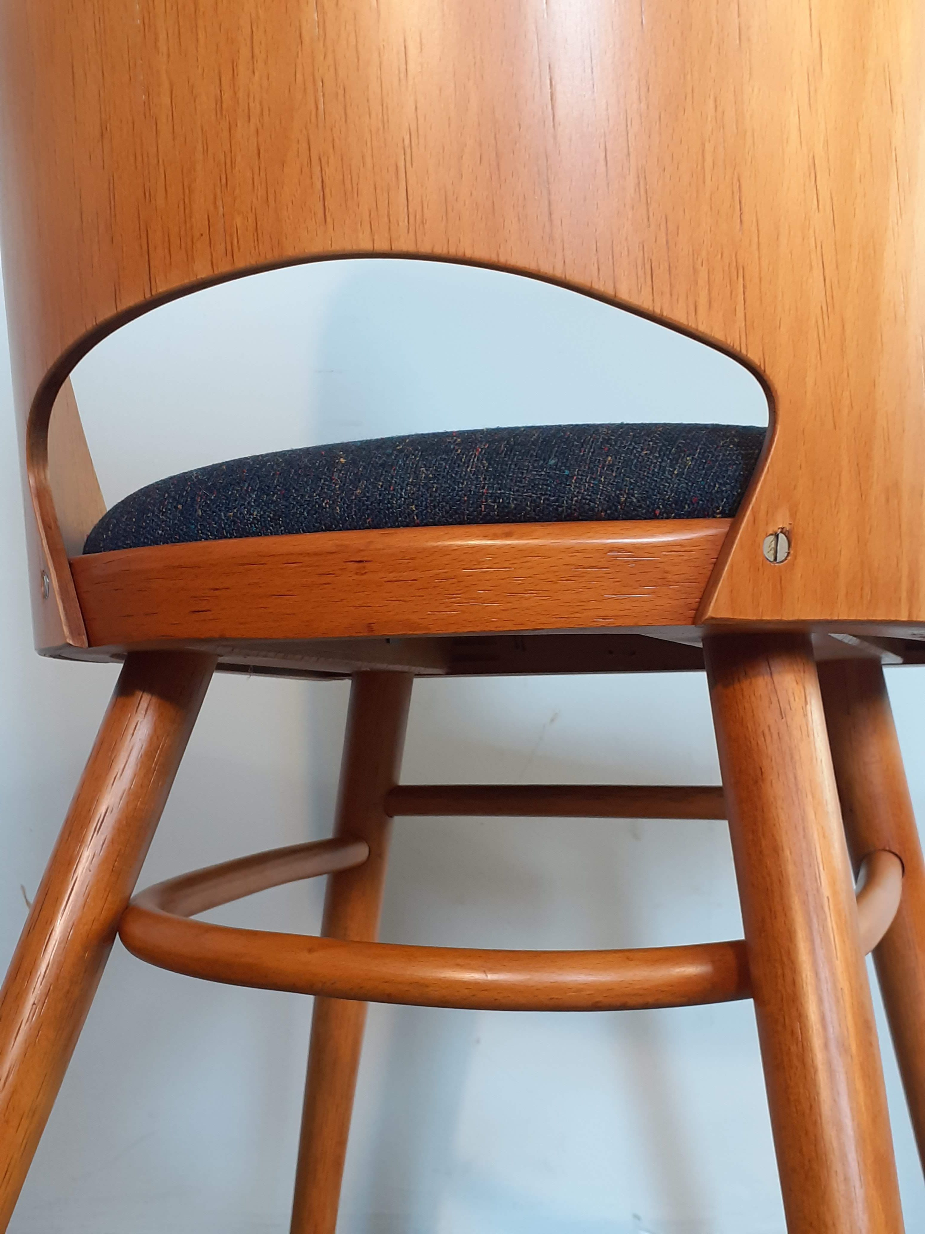 Set of 6 renovated chairs, design Oswald Haerdtl by Ton, Czech, 1960s