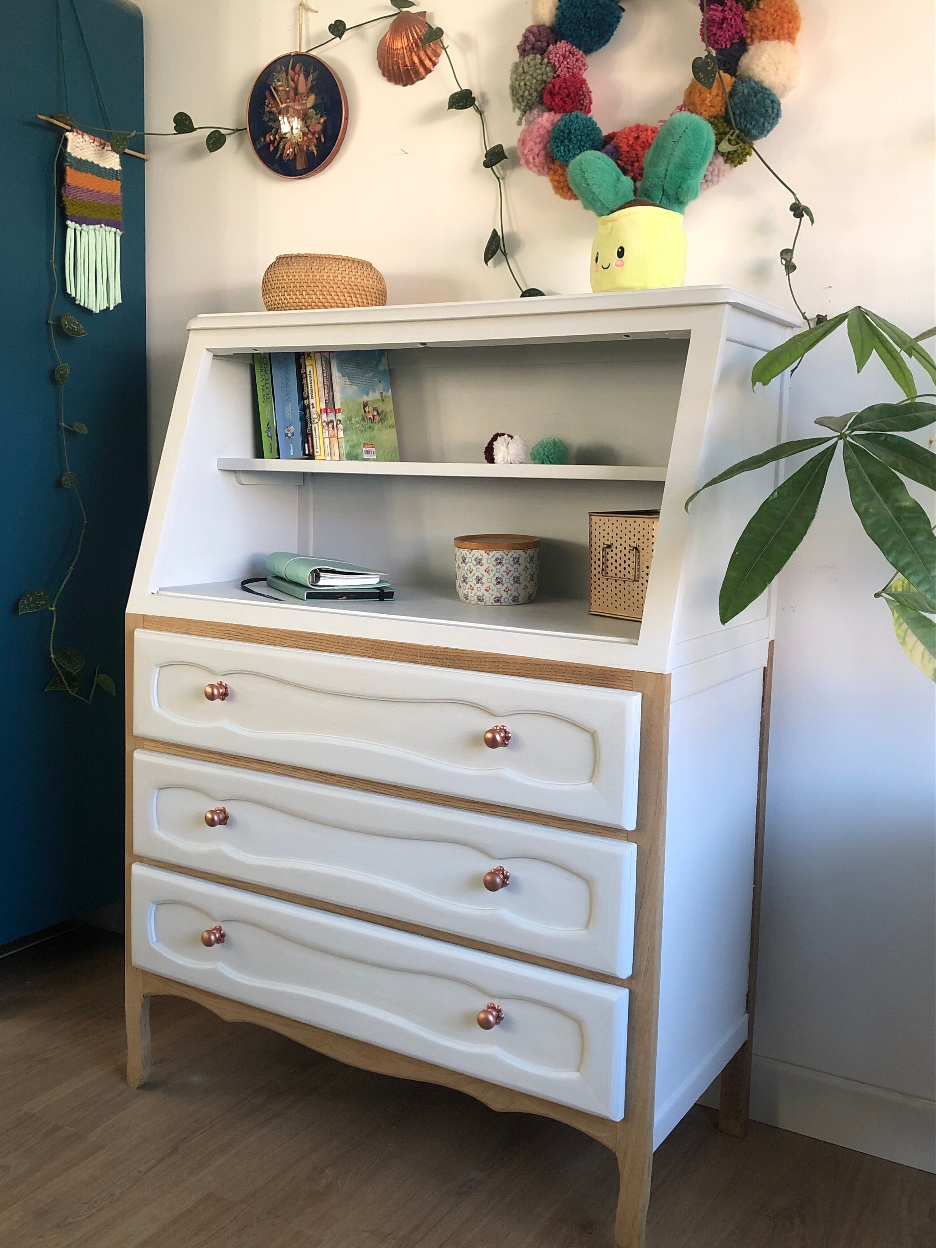 Old secretary desk from the 80s.