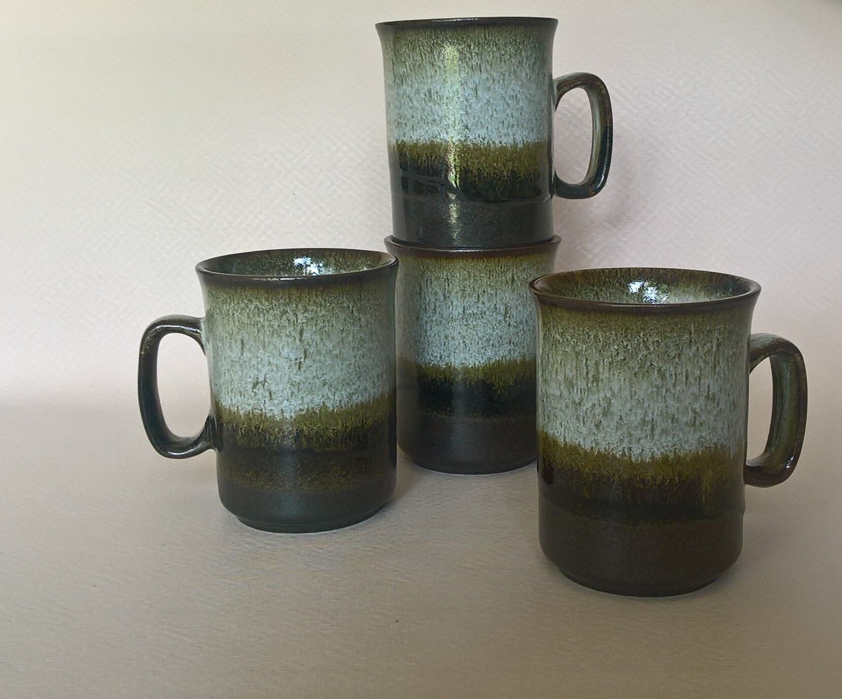 Quatre tasses en grès écossais Dunoon
