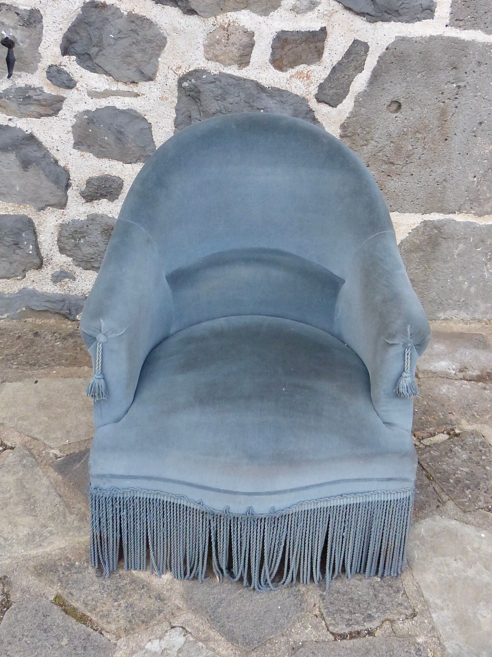 Blue velvet toad armchair
