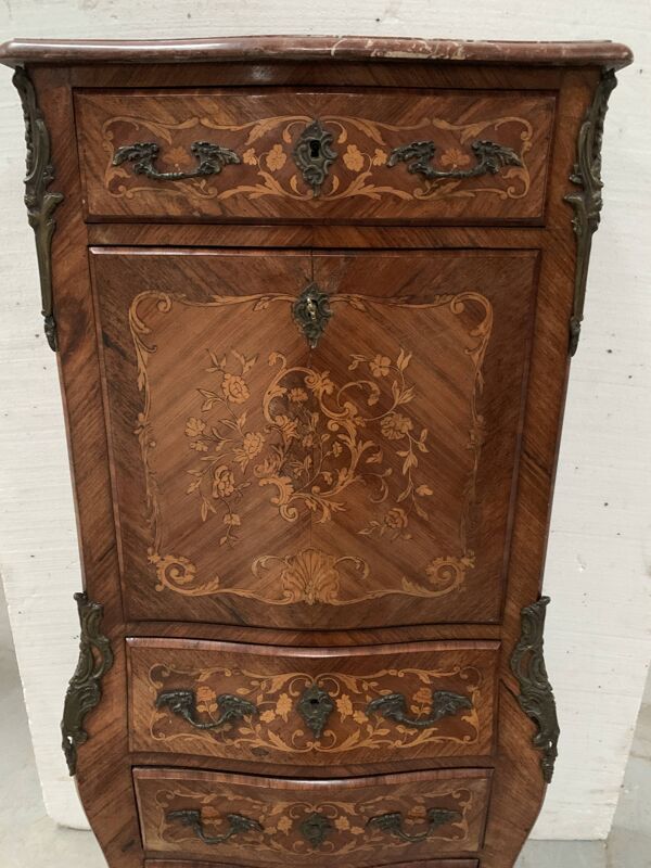 Secretaire de dame de style Louis XV en marqueterie de bois clair XX siècle