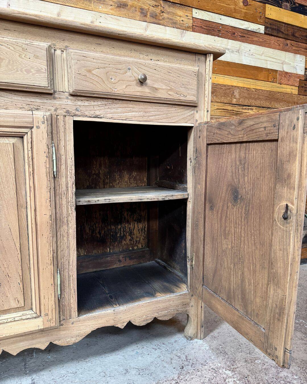 Buffet 3 portes en orme - 19ème siècle