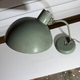 Articulated desk lamp