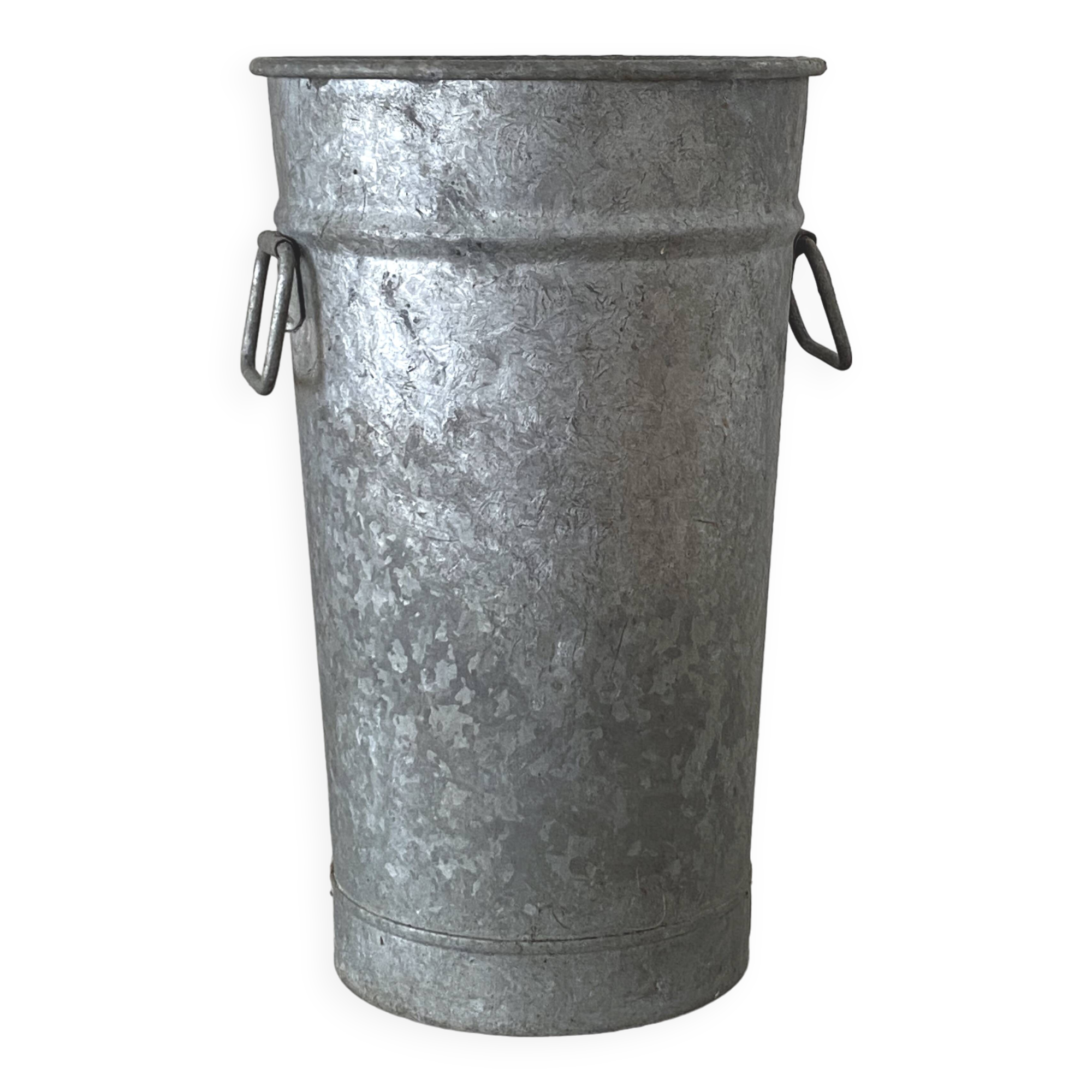 Vase de fleuriste en zinc