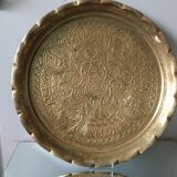 Plateau en laiton d’art islamique avec calligraphie et ornements