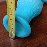 Petit vase en opaline bleue