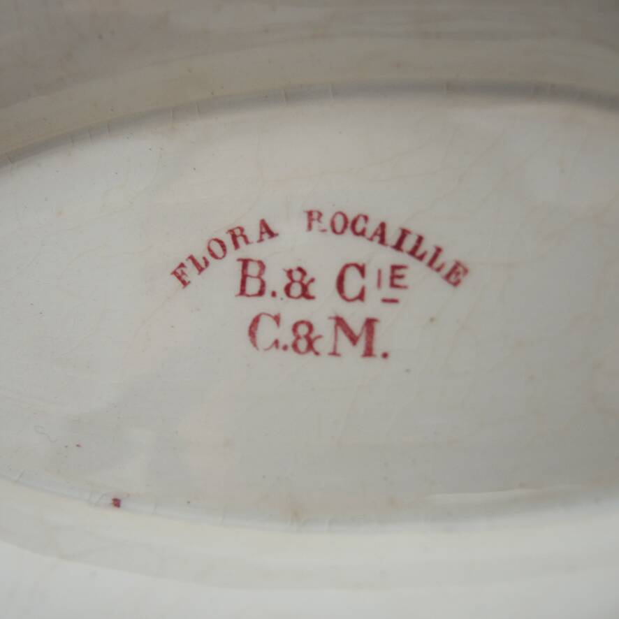Ancienne saucière Creil & Montereau – Flora Rocaille