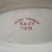 Old sauceboat Creil & Montereau – Flora Rocaille