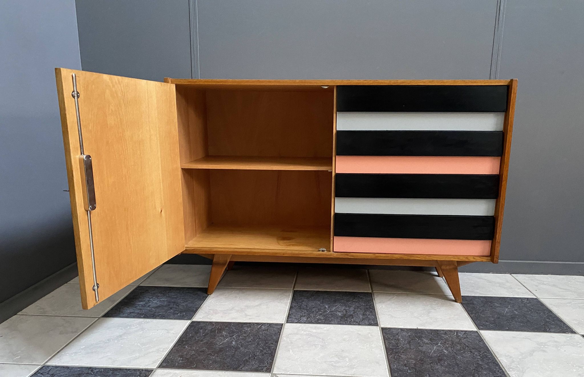 Pink Jiri Jiroutek U458 sideboard 1960s for Interier Praha