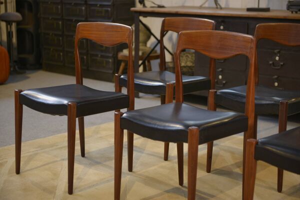 Ensemble de 6 chaises scandinaves en teck par Niels Otto Moller Danemark 1960’s