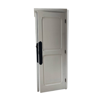 Armoire bonnetière blanche