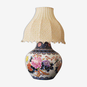 Lampe de table en forme de vase avec abat-jour brodé à la main, Chine, 1950