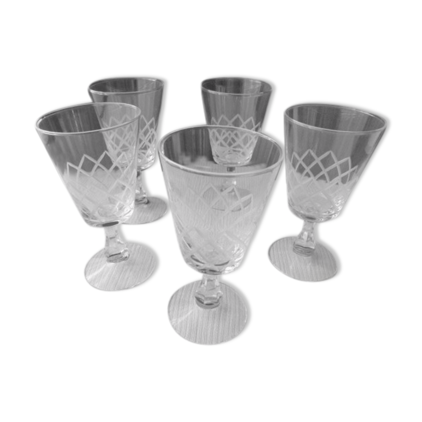 Set of 5 glass wine glasses engraved decoration braces
