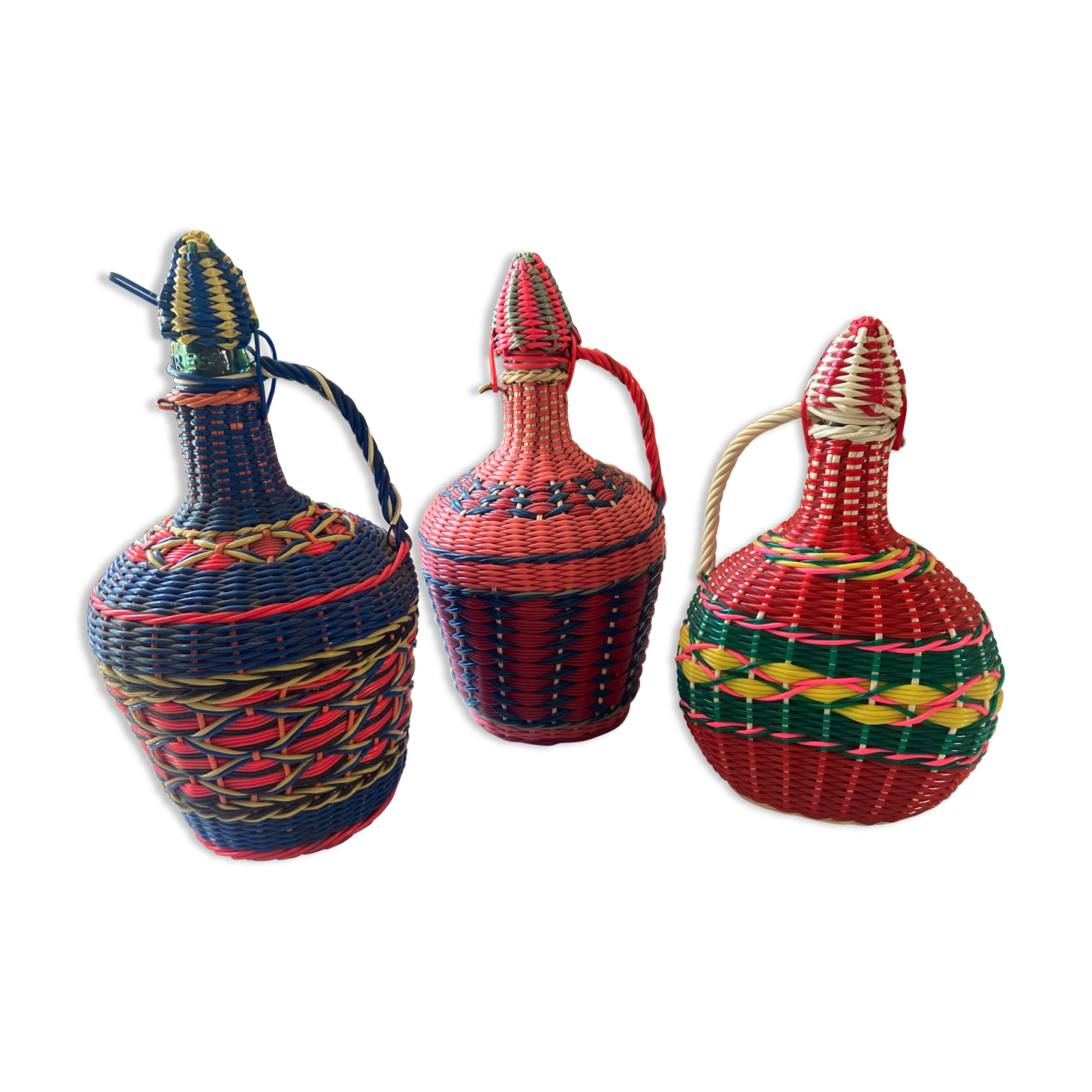 Trio de bouteilles en scoubidou vintage