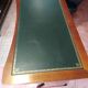 Wall-mounted writing table in cherry wood. retractable.