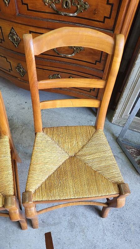 SET OF 6 DINING ROOM OR KITCHEN CHAIRS IN RESTAURANT STYLE IN WALNUT