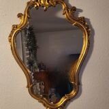 Miroir en bois d'or à  l or,style Louis 15