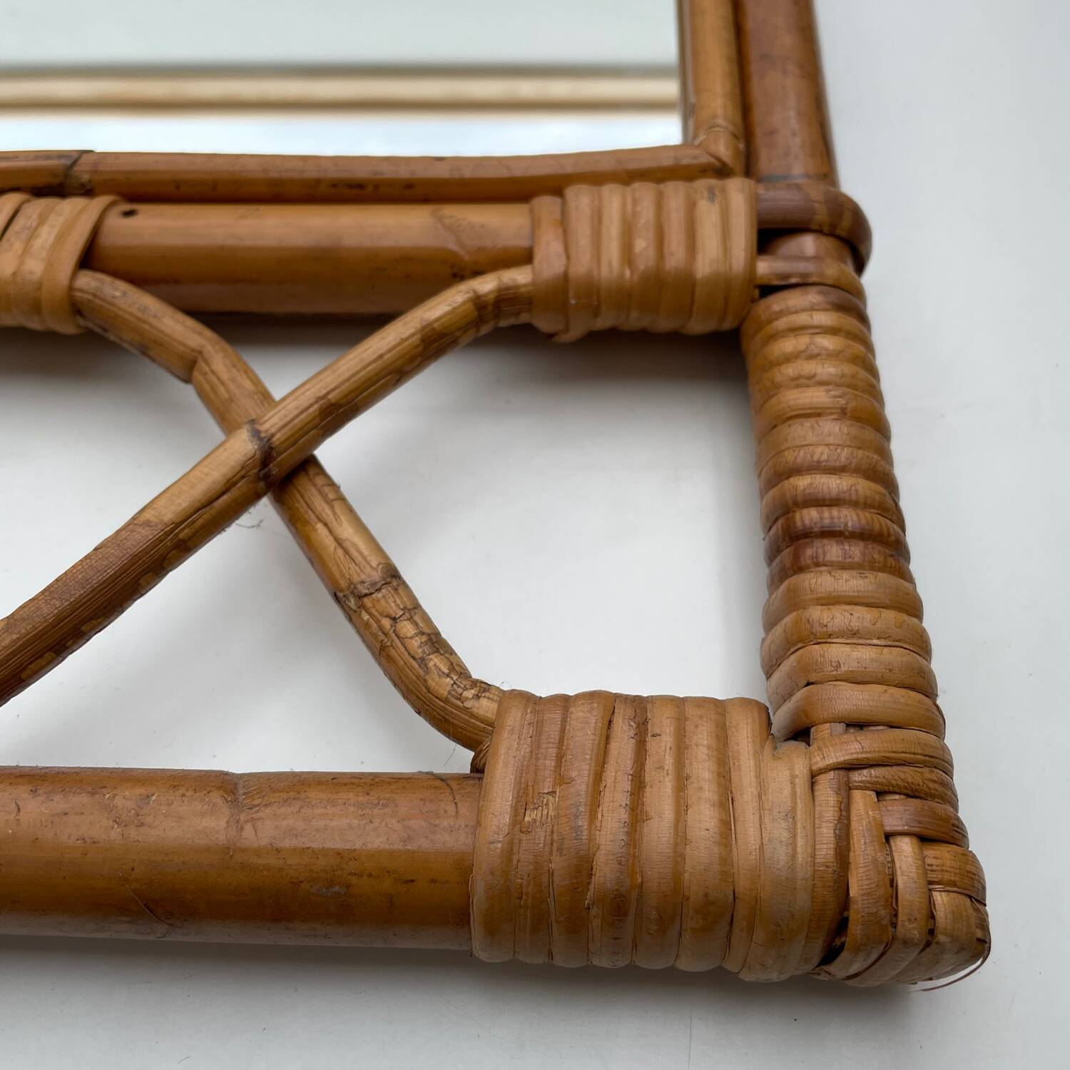 Miroir vintage en bambou