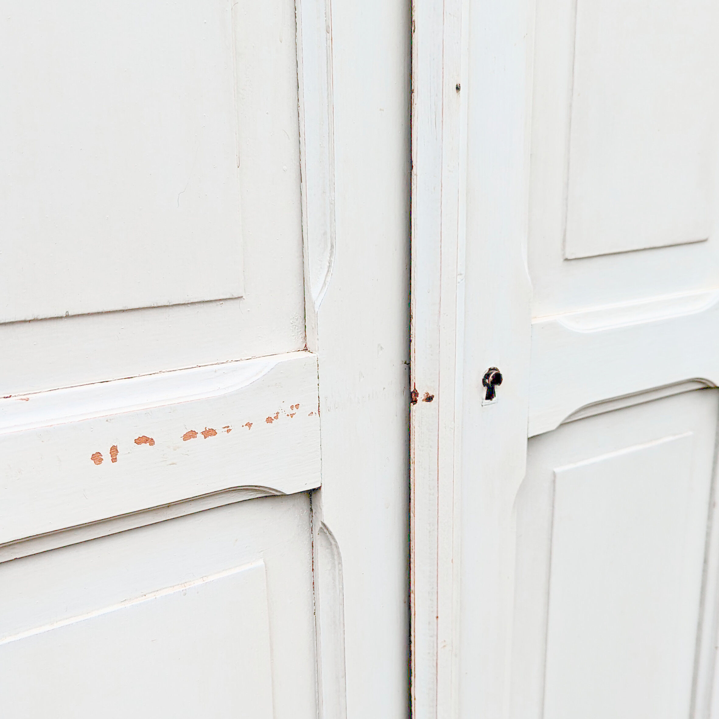 Armoire parisienne