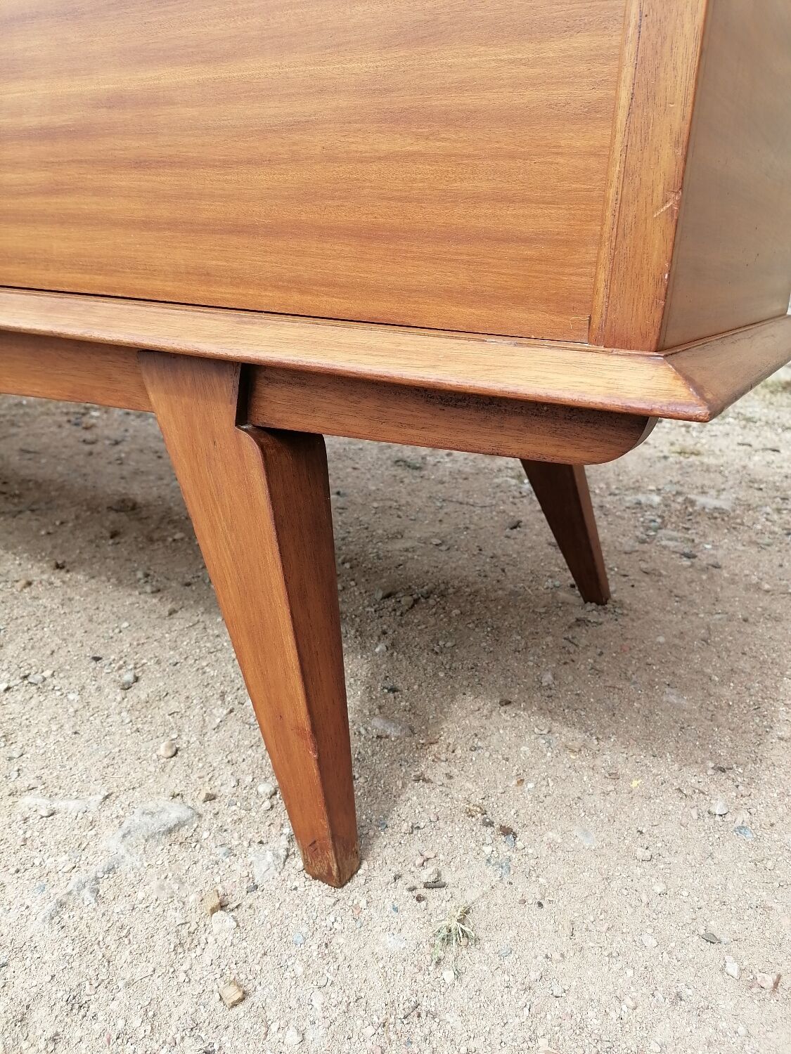 Scandinavian oak row