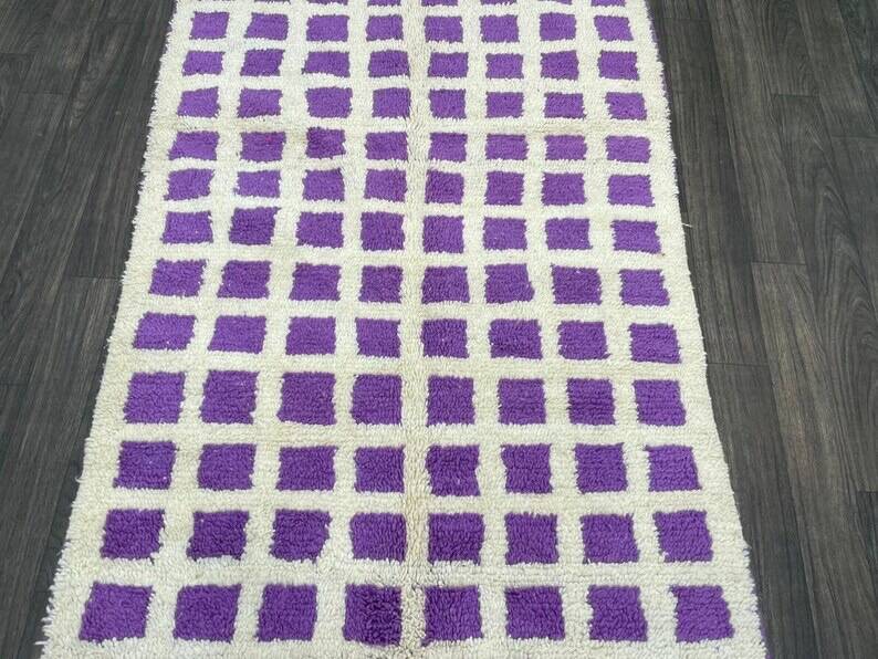 Handmade Berber rug in pure wool, size 150 x 250 cm