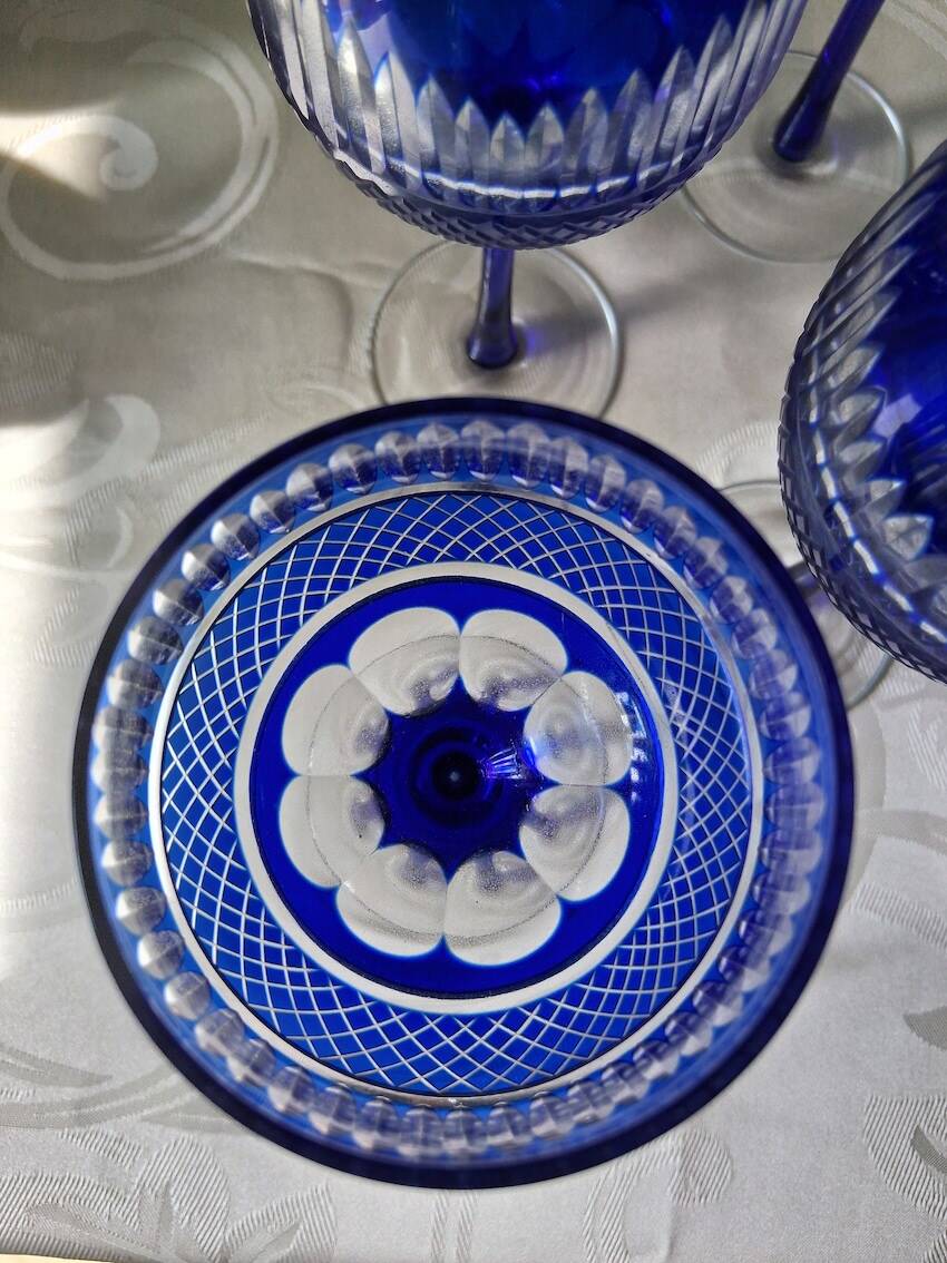 6 colored and engraved glass stemmed glasses