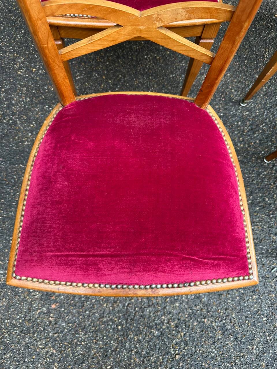 Set of 4 Art Deco Directoire chairs in solid wood and red velvet, 1960.