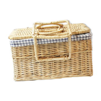 Picnic wicker basket