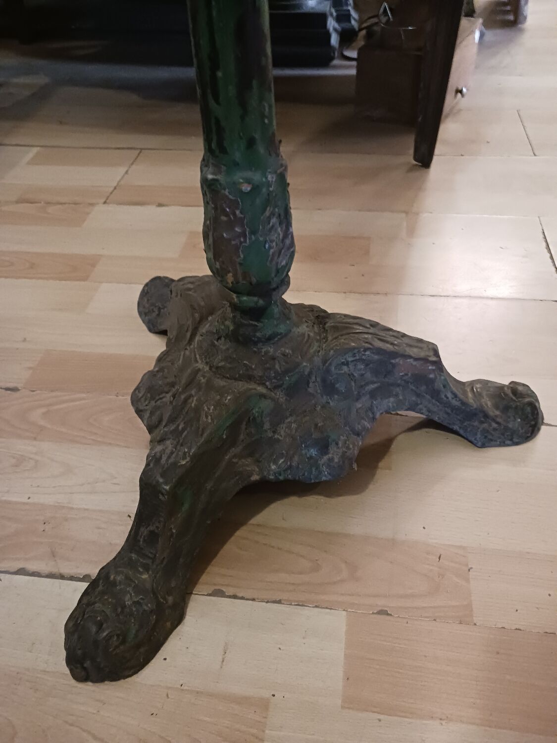 Gueridon bistro in its 19th century juice