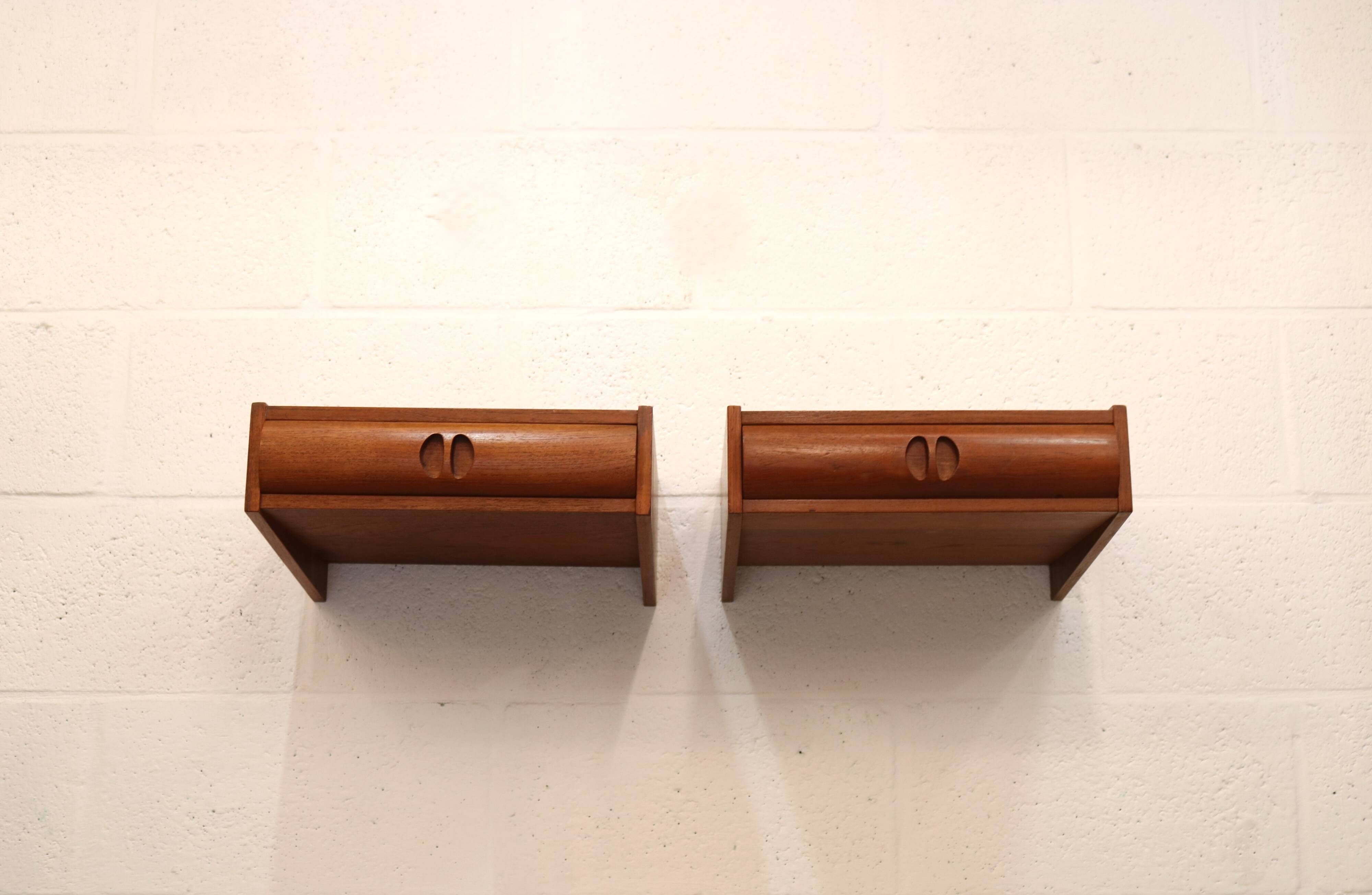 Set of vintage floating nightstands in teak with drawers *** Denmark 1970