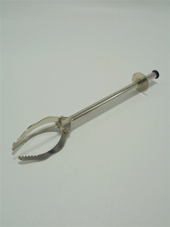 Large ice cube clamp