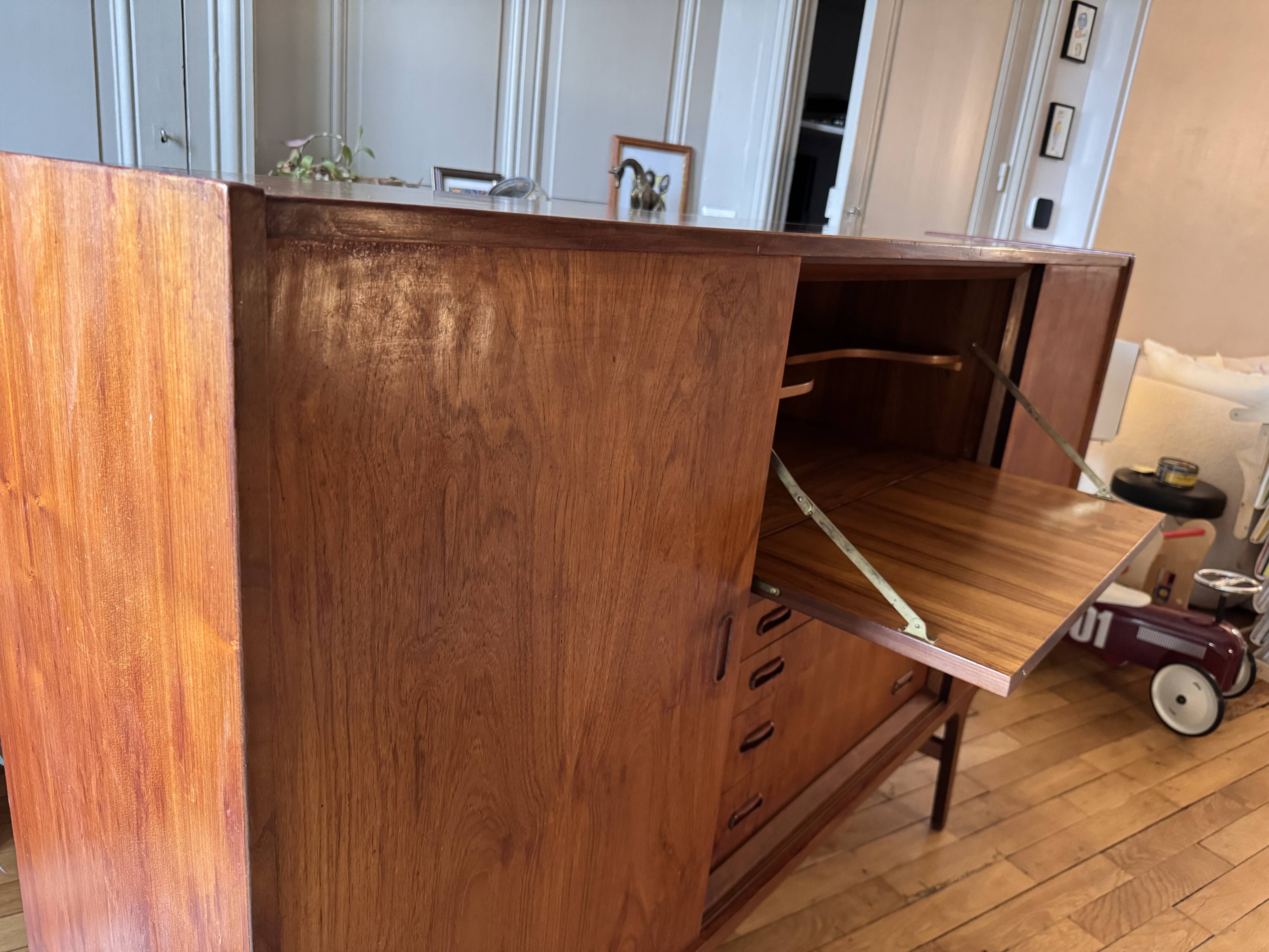 Buffet haut vintage en teck – Design scandinave