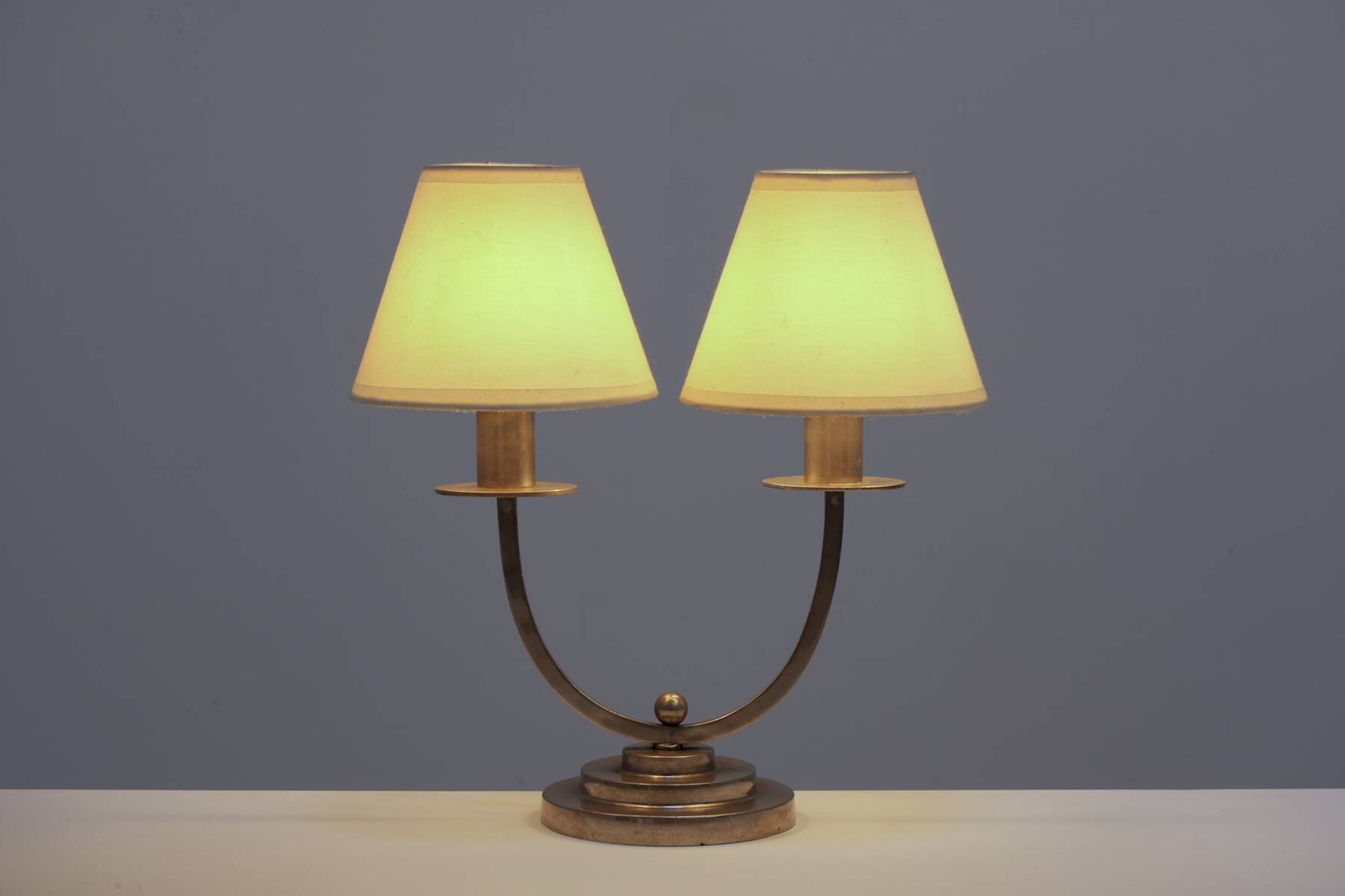 Lampe Art Déco circa 1930 en laiton nickelé