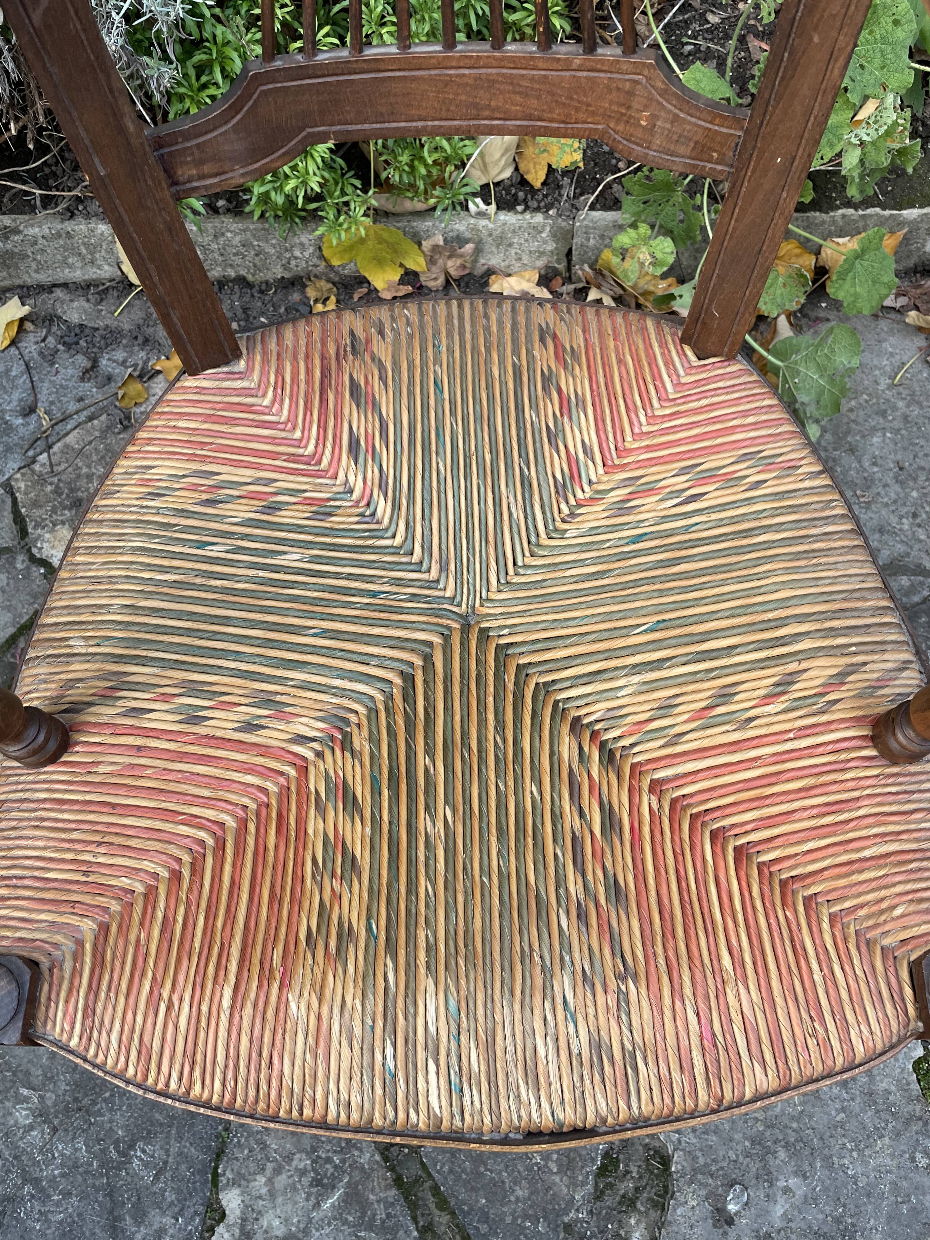 Mulched wooden armchair