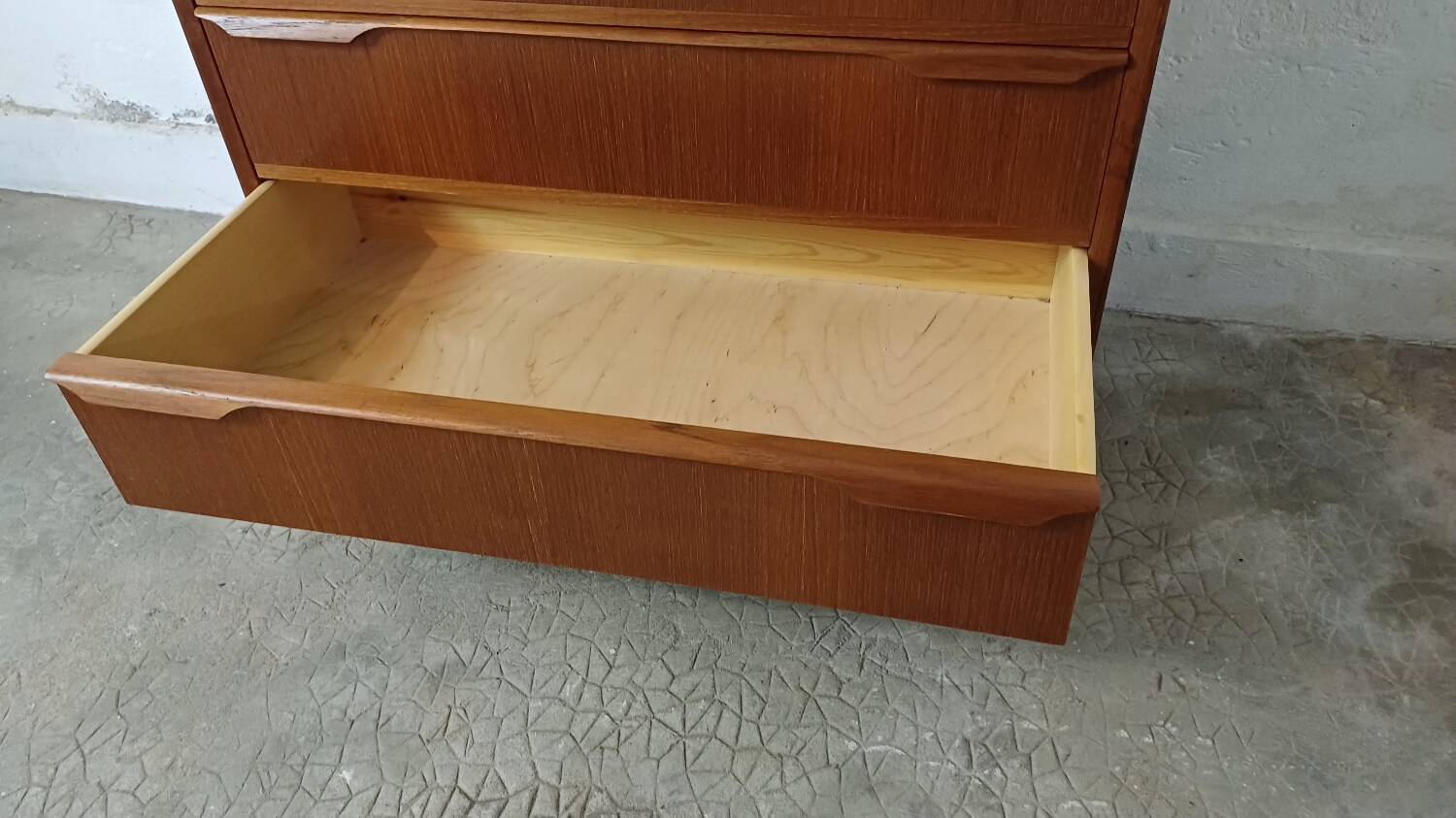 Scandinavian chest of drawers