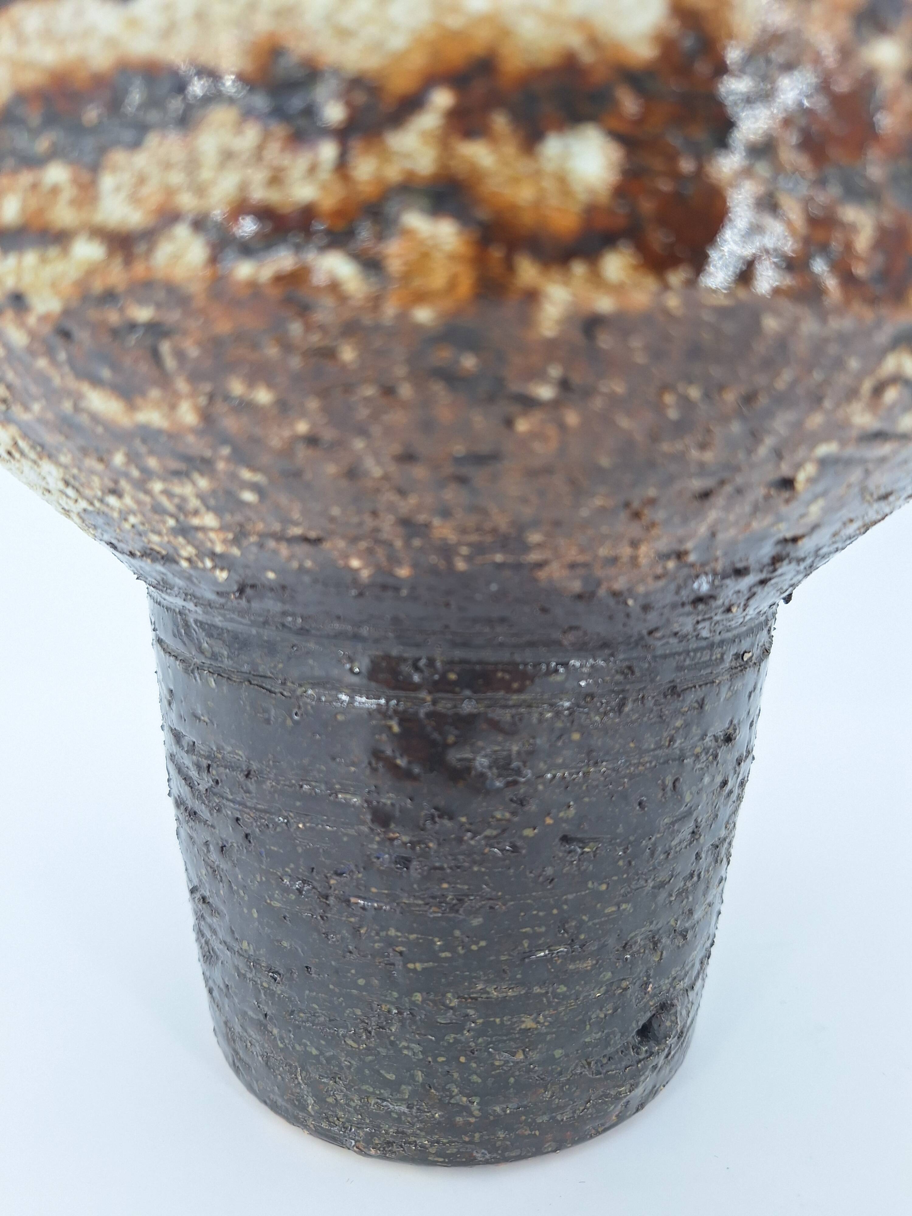 Modernist brutalist standing vase chamotte stoneware shaded brown, ocher, ivory Scandinavian design 1970