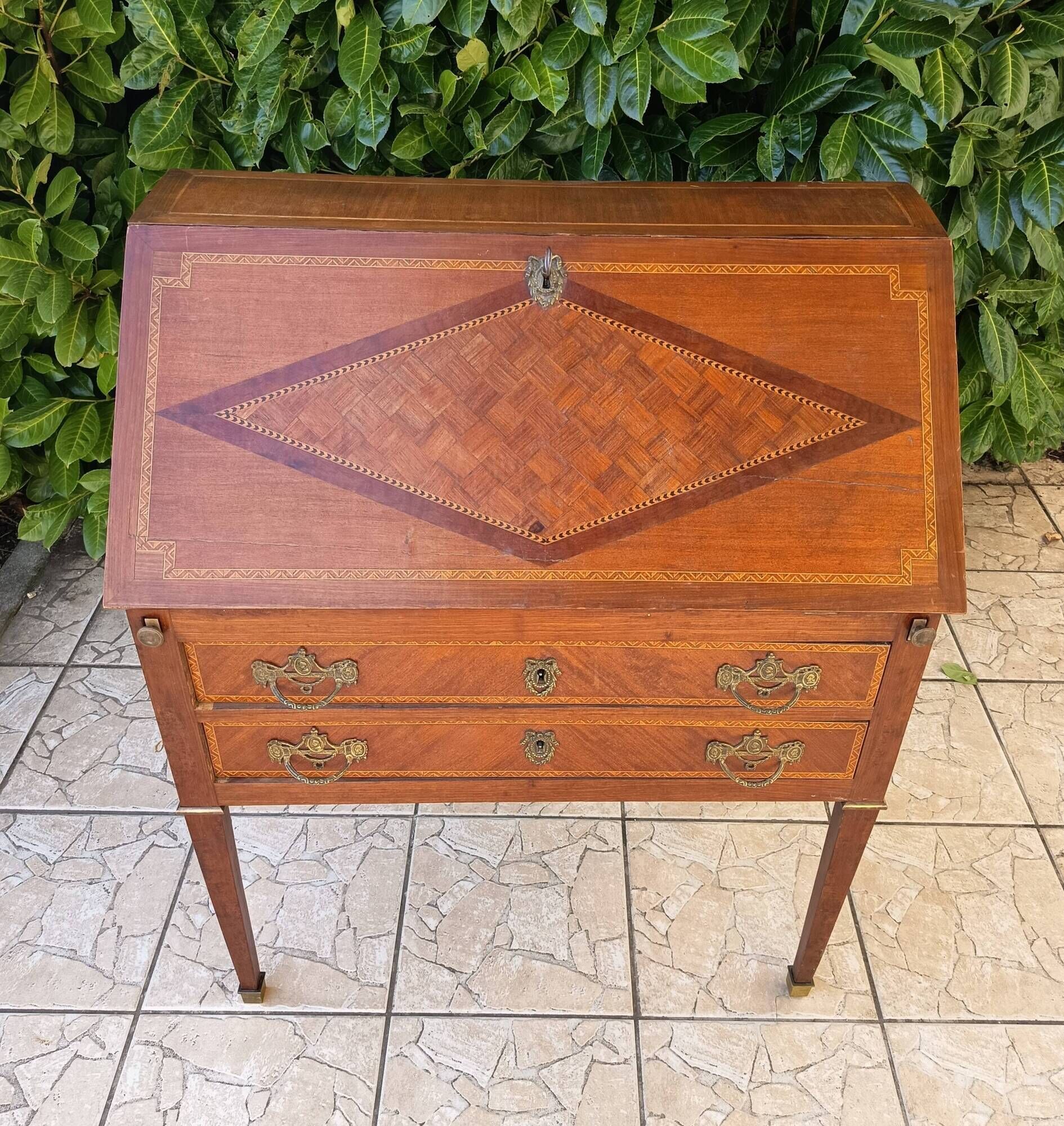 Scriban style English in mahogany.