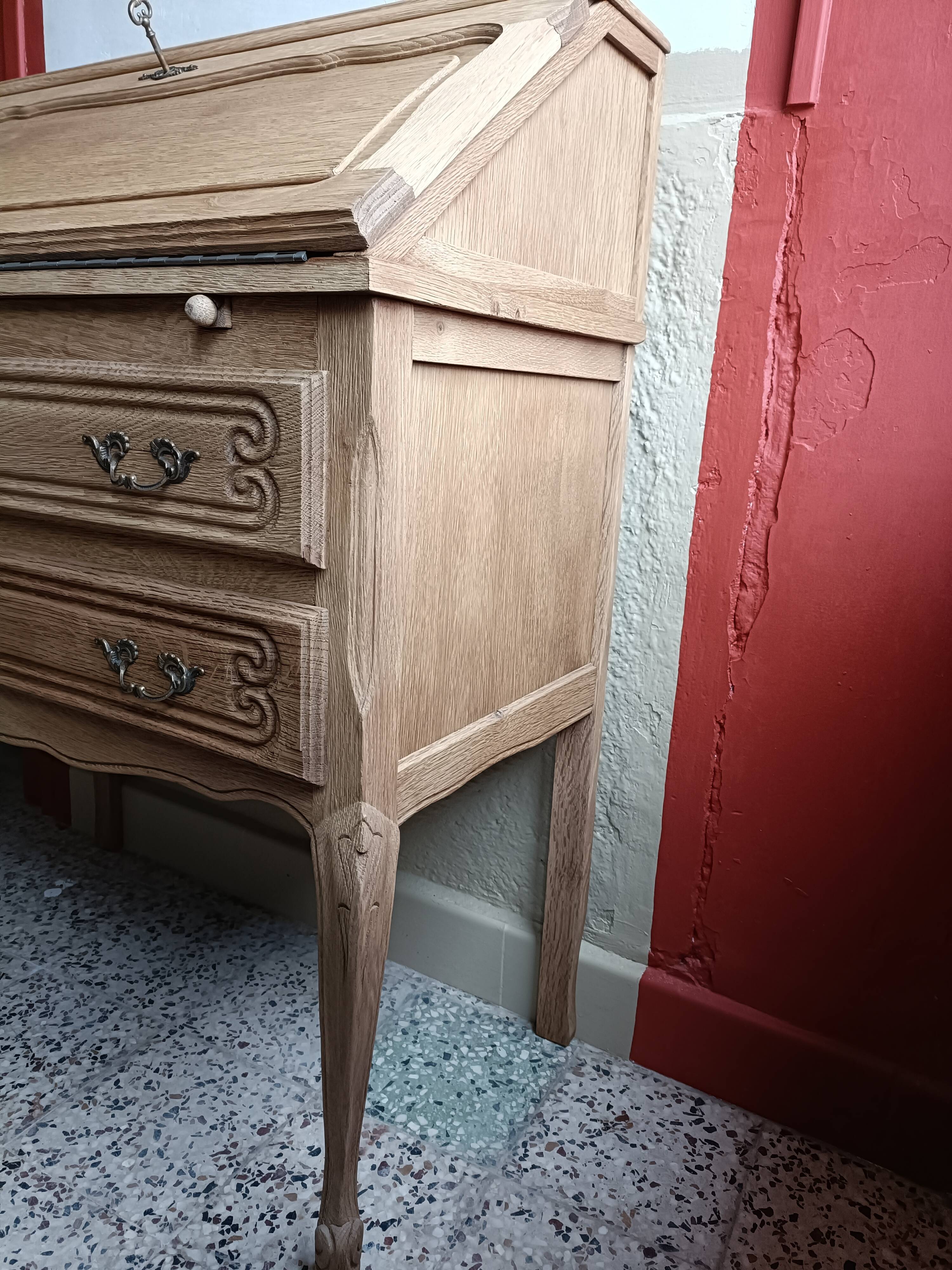 Renovated secretary