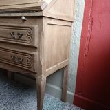 Renovated secretary
