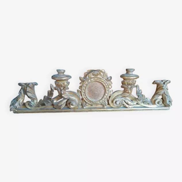 Ancient altar candlestick with cartagloria in gilded wood from the 18th century