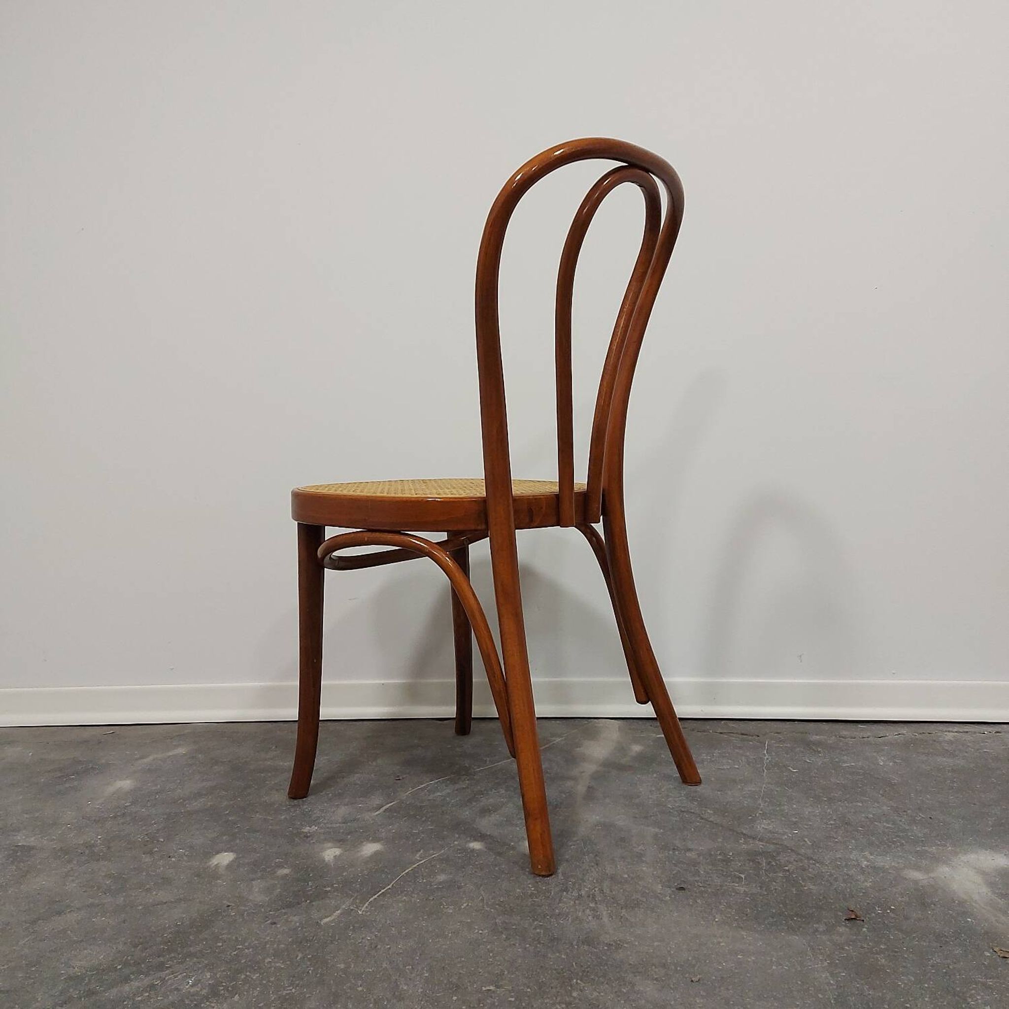 Chaise N.18 en bois courbé années 1980