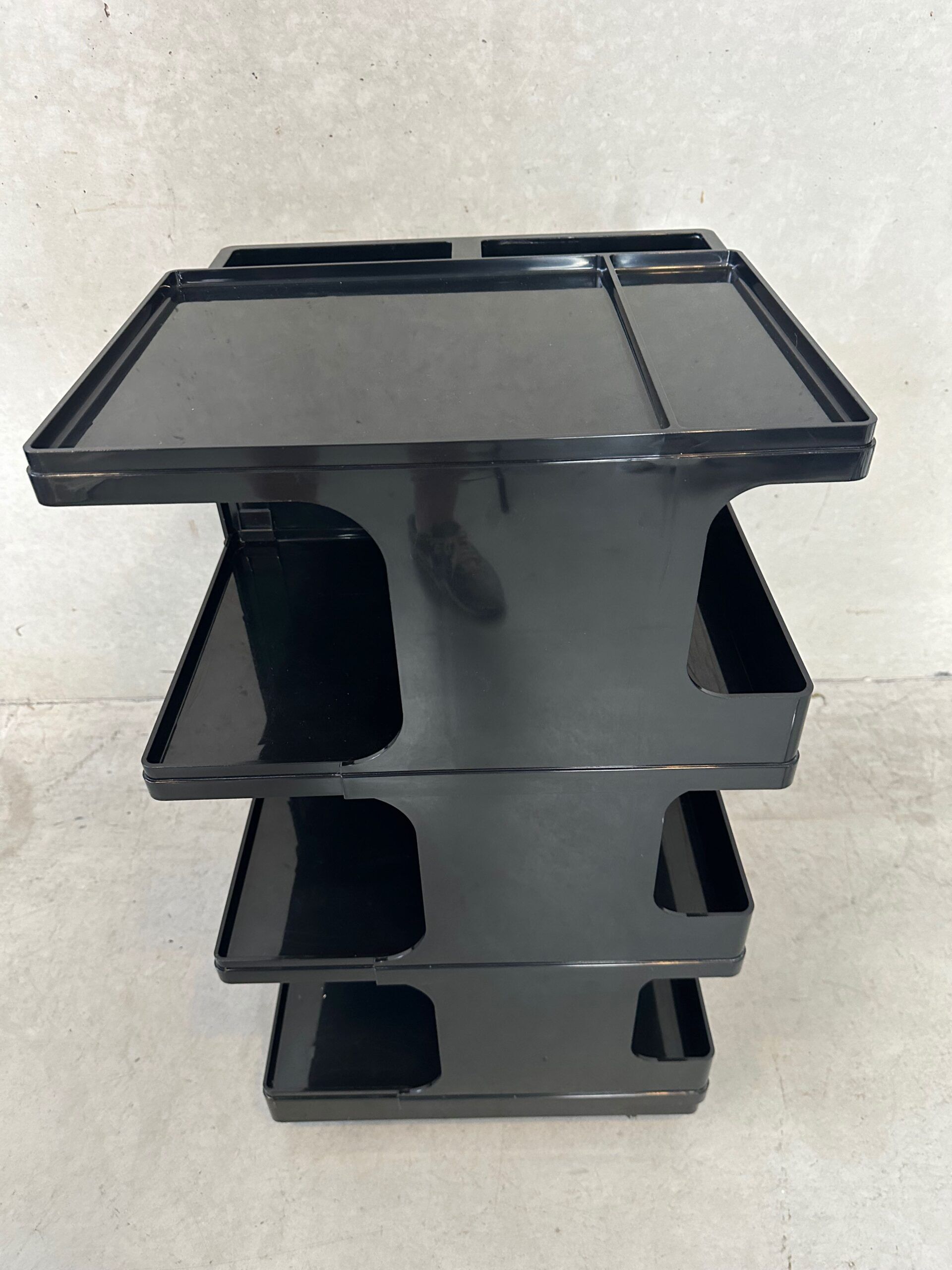 2x 1970s Stile Neolt trolley – Giovanni Pelis