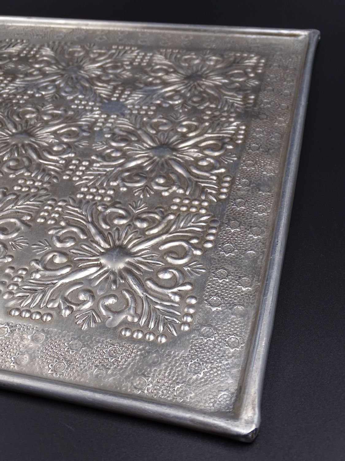 Large flat bottom or aluminum flat rest - Repulsed décor