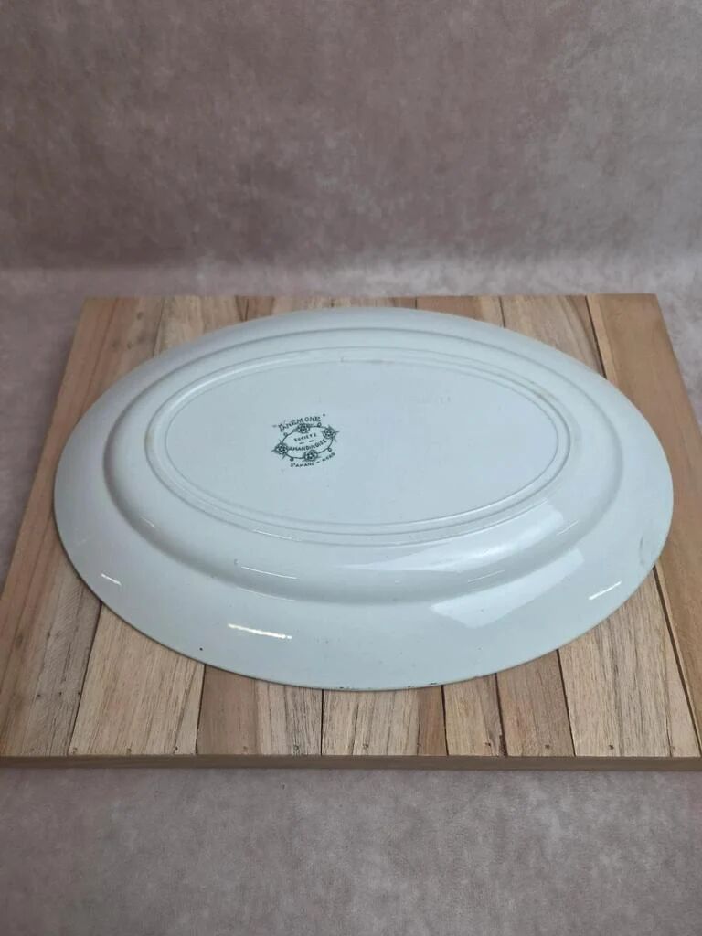 Oval plate Saint-Amand model Anemone – Old ironstone