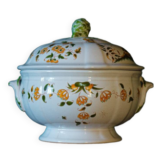 Moustiers tureen