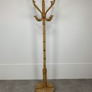 Rattan parrot coat rack and chic jungle style brass