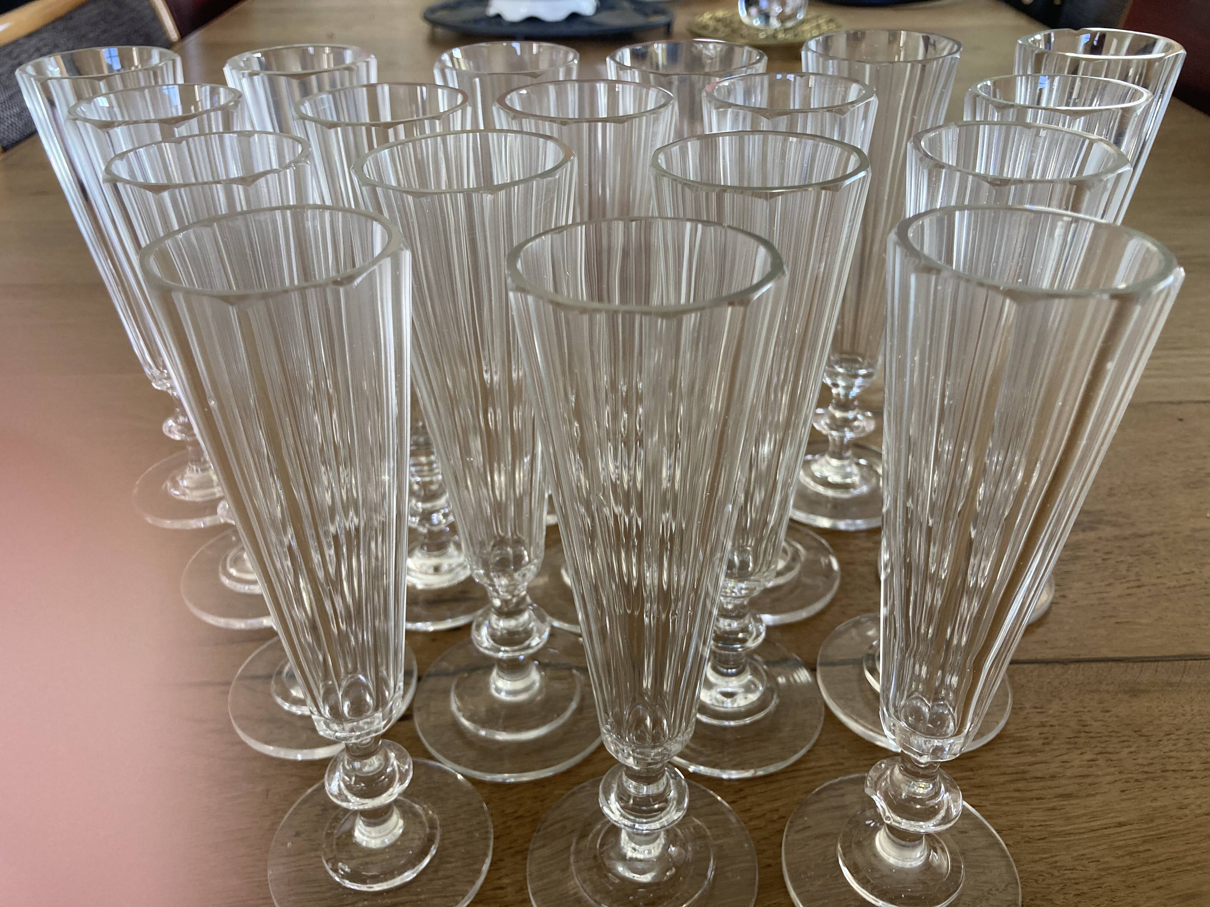 16 crystal champagne flutes