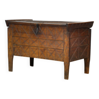 Antique shepherd’s chest, 1850s