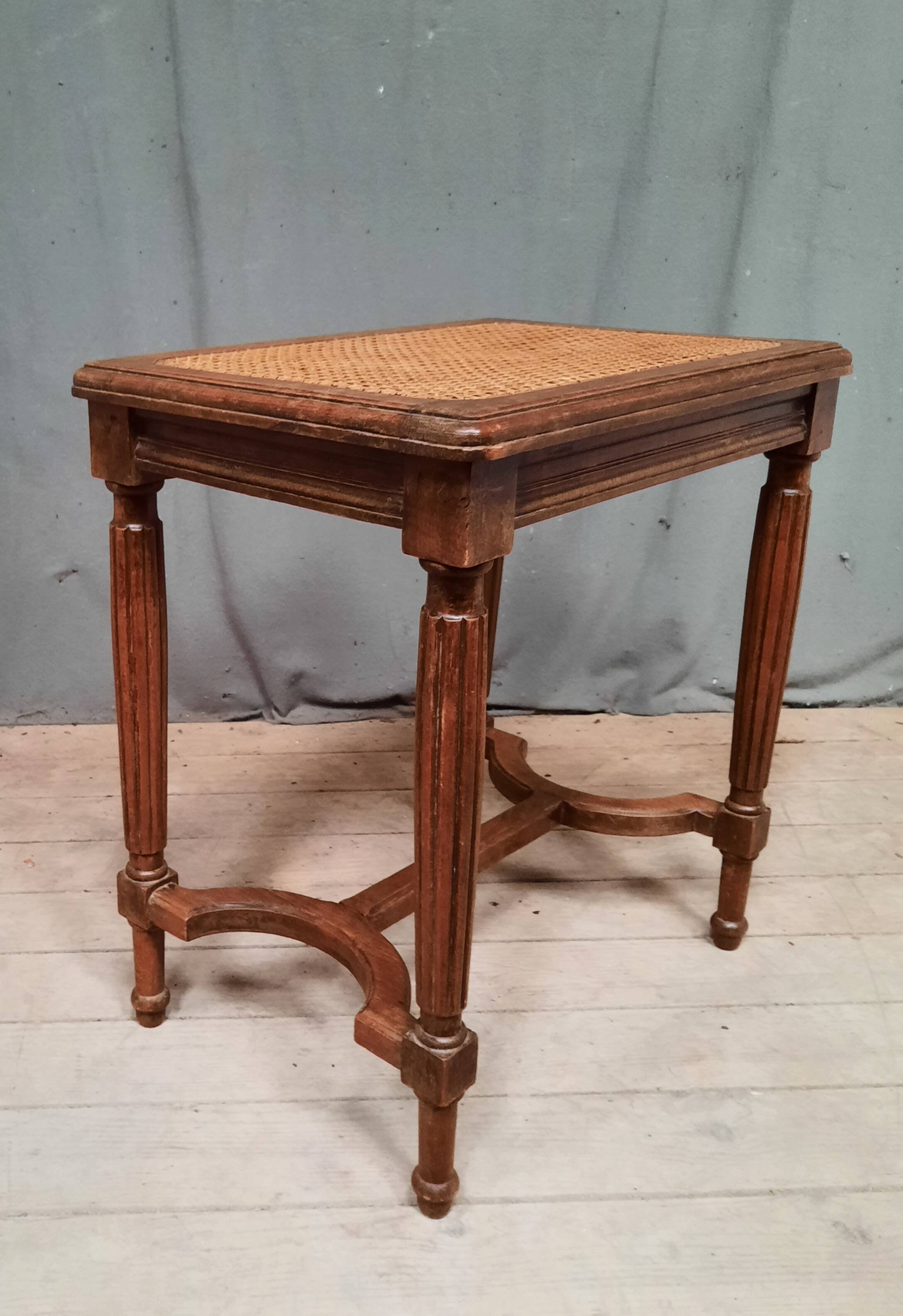 Canned stool Louis XVI style